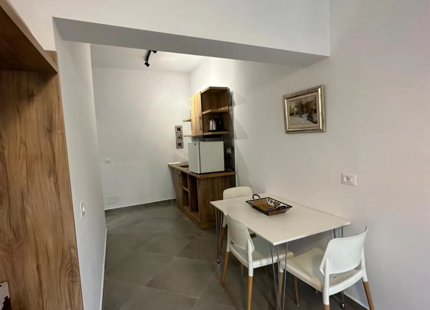 Central Comfort Suites Tirana 0*,  Albania