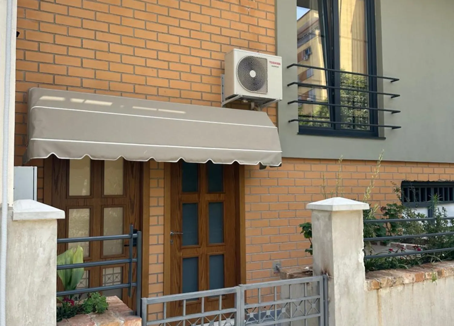 Central Comfort Suites Tirana